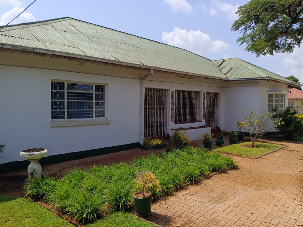 Prime Commercial Property on 25th Avenue Famona to rent