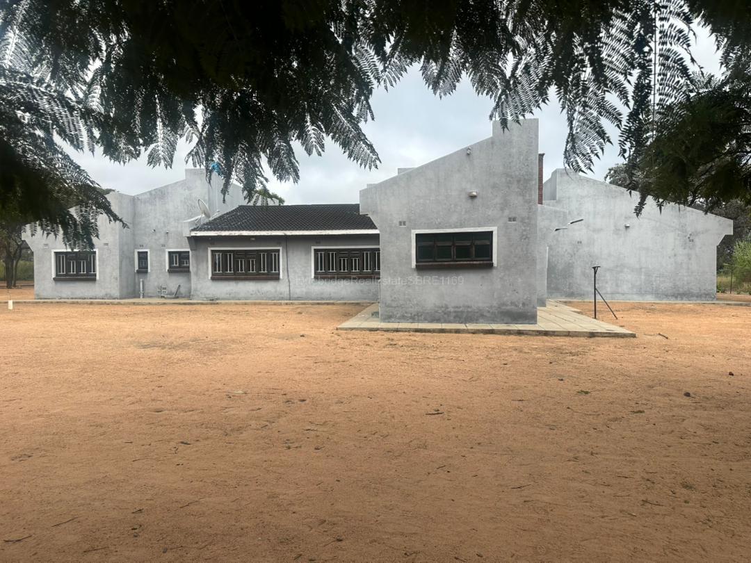 WhatsApp Image 2026-04-24 at 10.29.42 4.5 Hectare Property with 5 Bedroomed House in Norwood for sale