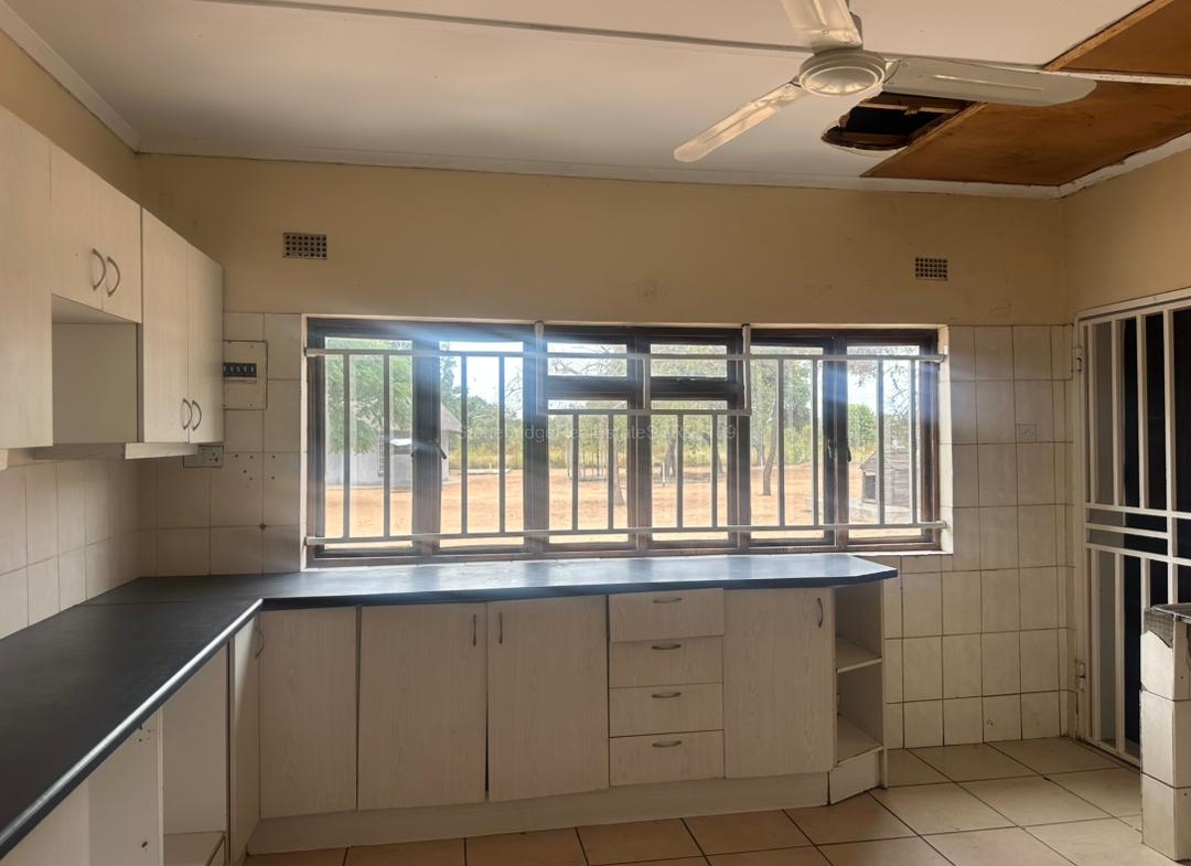 4.5 Hectare Property with 5 Bedroomed House in Norwood for sale