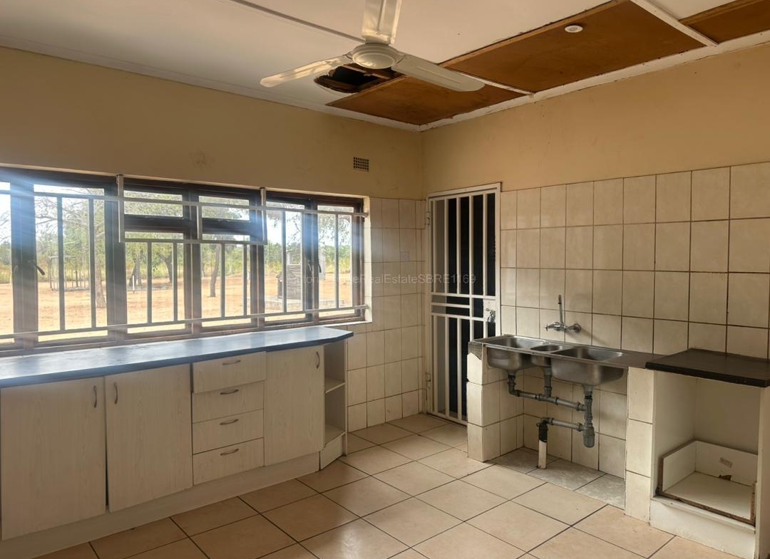 4.5 Hectare Property with 5 Bedroomed House in Norwood for sale