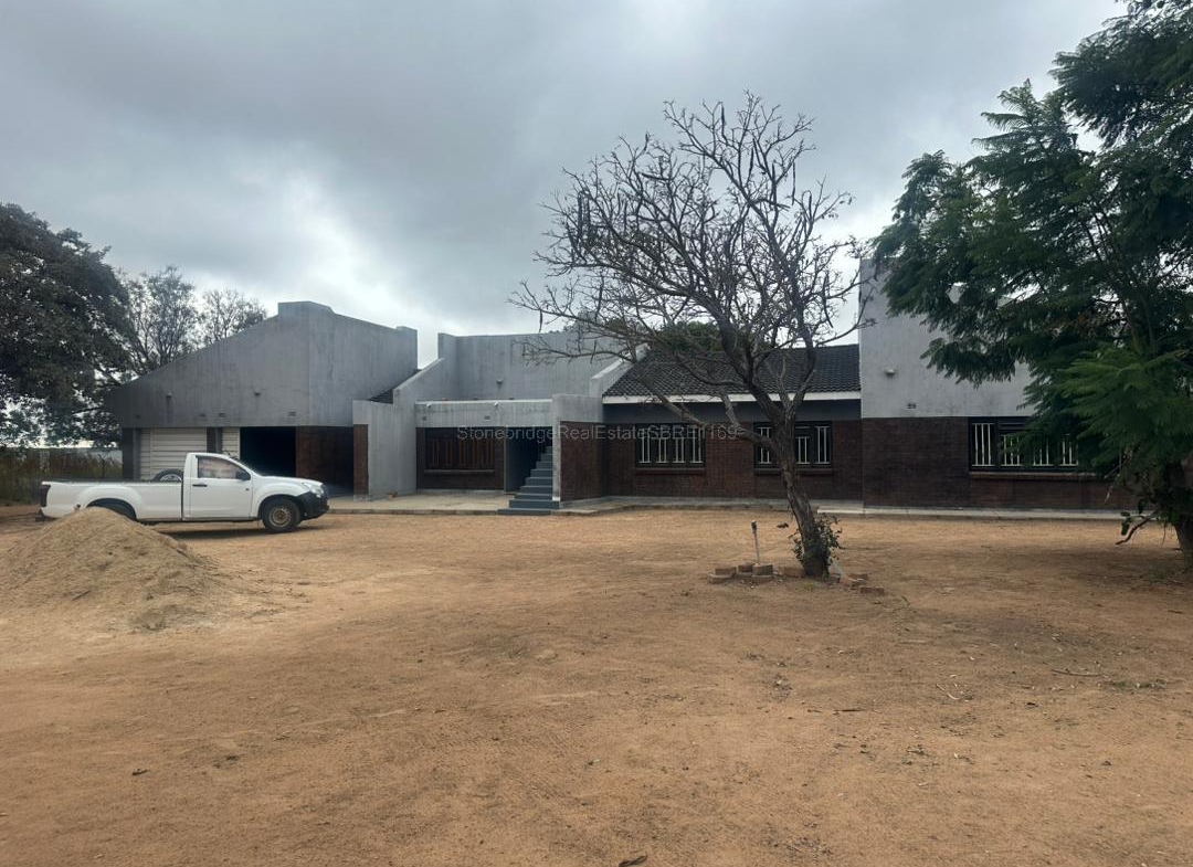 4.5 Hectare Property with 5 Bedroomed House in Norwood for sale