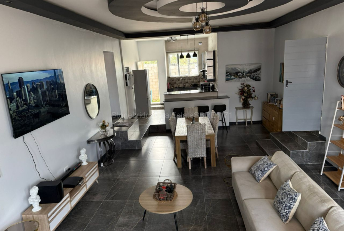 Modern 3 Bedroomed Townhouse in Burnside for sale
