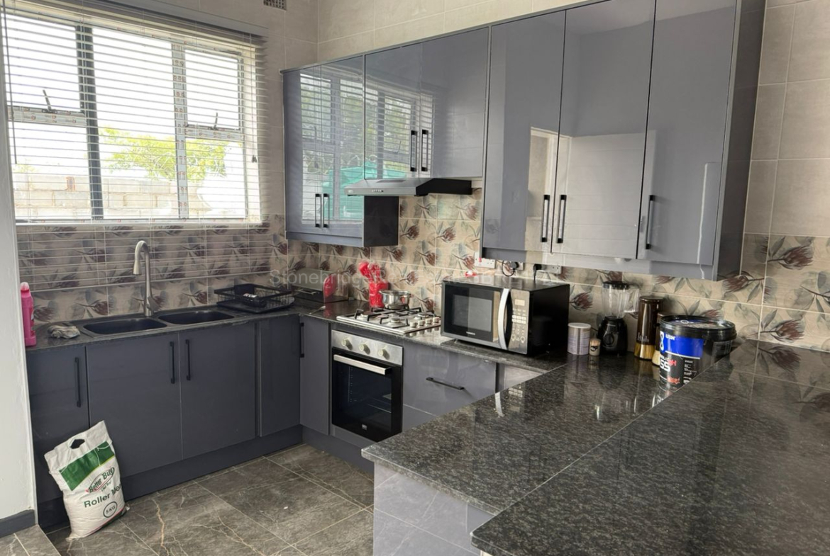 Modern 3 Bedroomed Townhouse in Burnside for sale