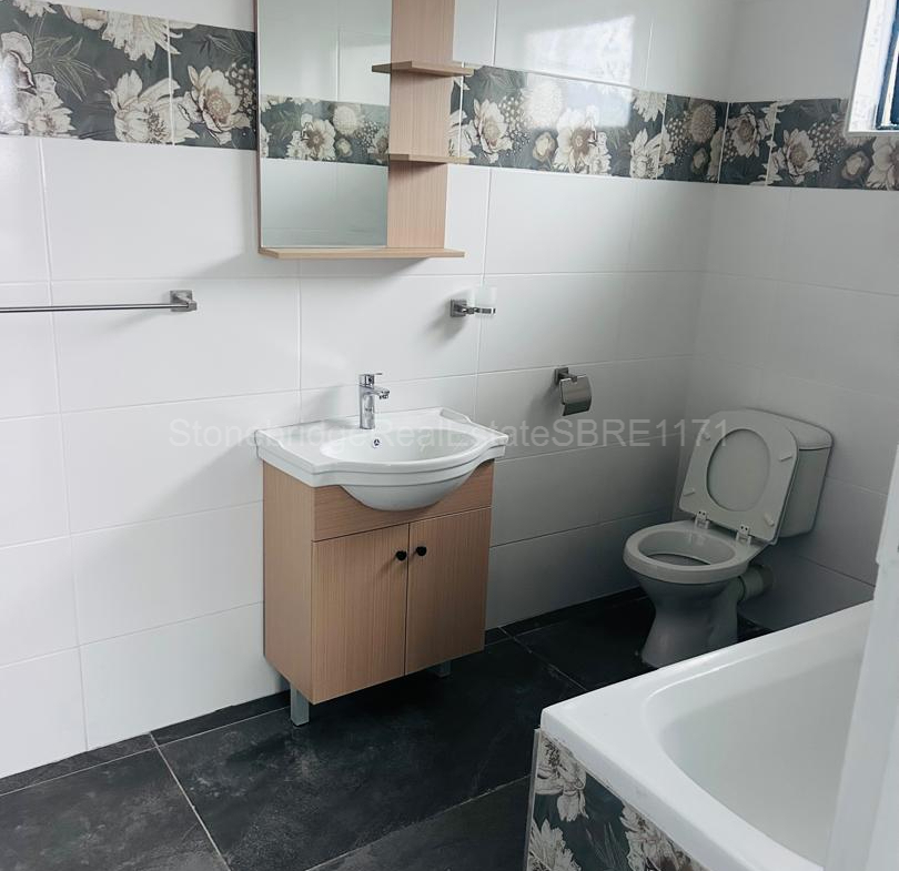 Modern 3 Bedroomed Townhouse in Burnside for sale