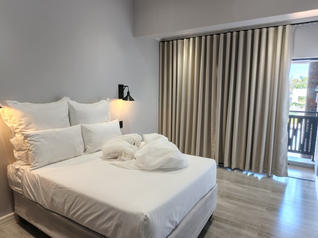 Modern 5 Bedroomed Double Storey Air BnB in Hillside