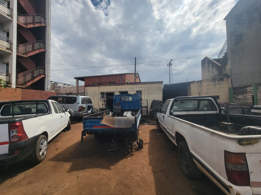 Prime Commercial Bulawayo CBD Townhouse for sale