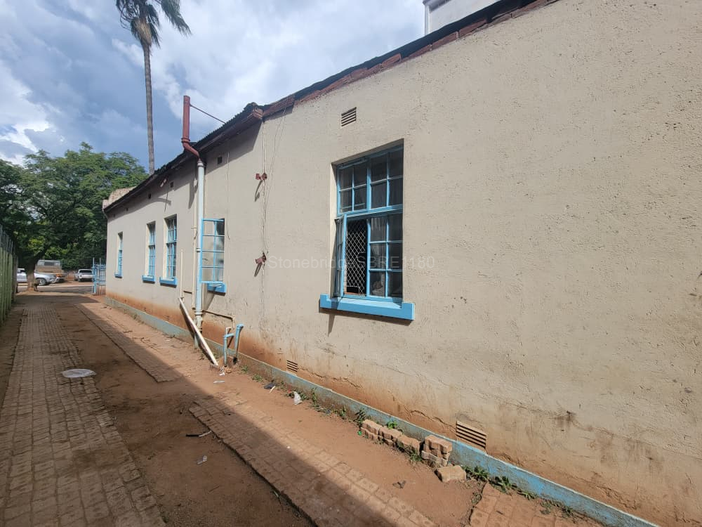 Prime Commercial Bulawayo CBD Townhouse for sale