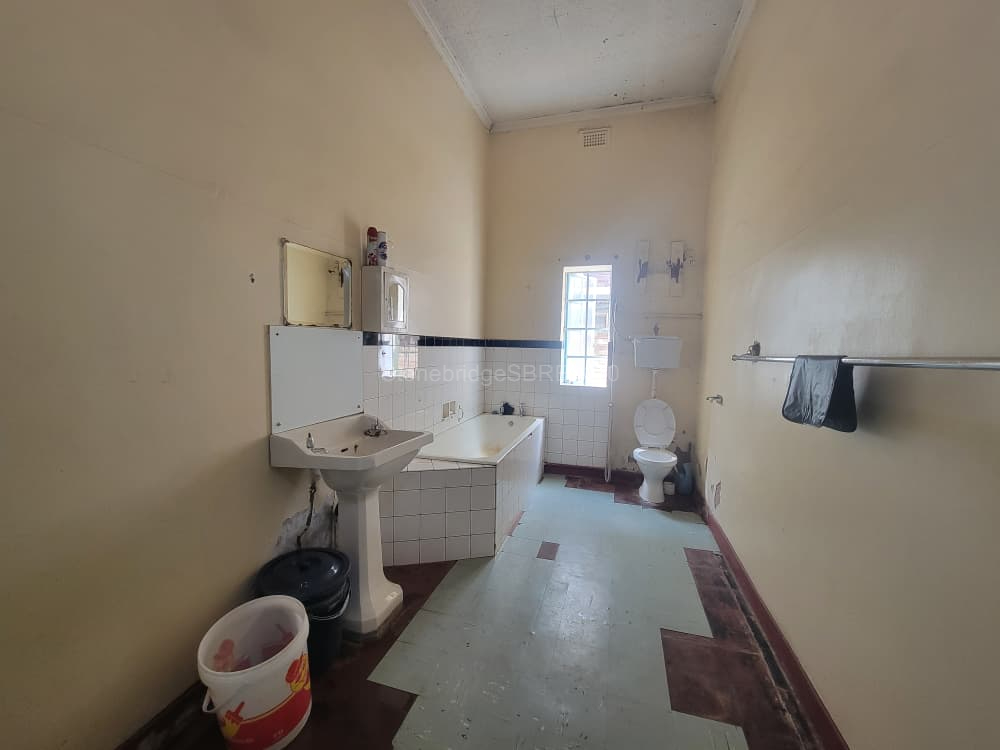 Prime Commercial Bulawayo CBD Townhouse for sale