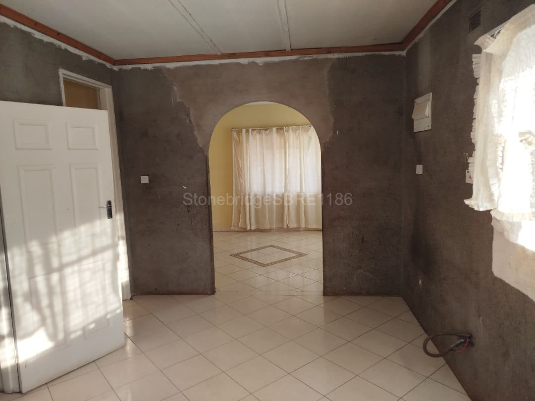 WhatsApp Image 2026-05-11 at 11.09.58 4 Bedroomed House in Mahatshula for sale