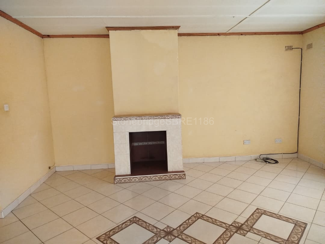 WhatsApp Image 2026-05-11 at 11.09.5ft8 4 Bedroomed House in Mahatshula for sale