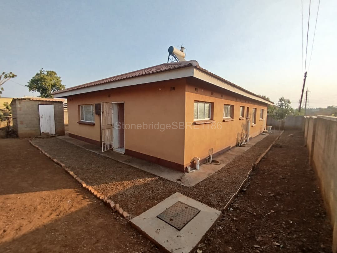 WhatsApp Image 2026-05-11 at 11.10.00 4 Bedroomed House in Mahatshula for sale
