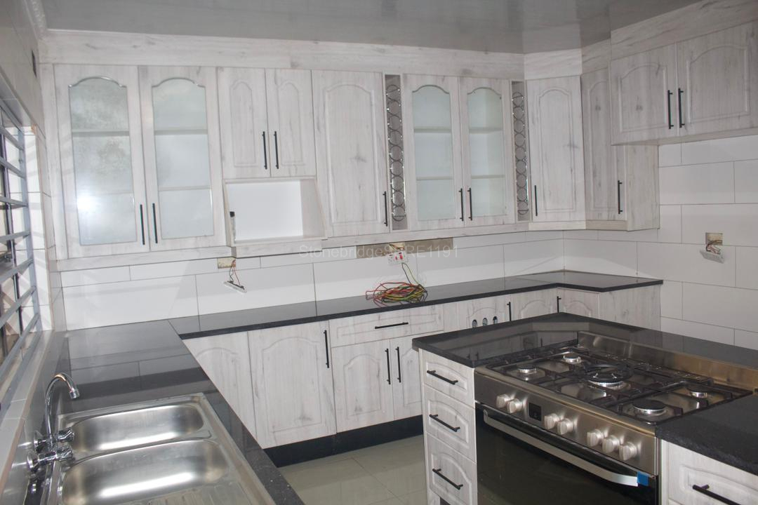 4 Bedroomed House in Edlamini for sale