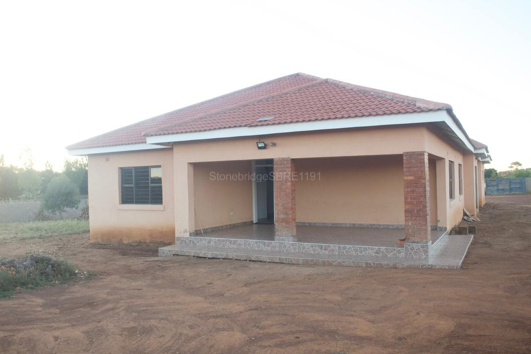 4 Bedroomed House in Edlamini for sale