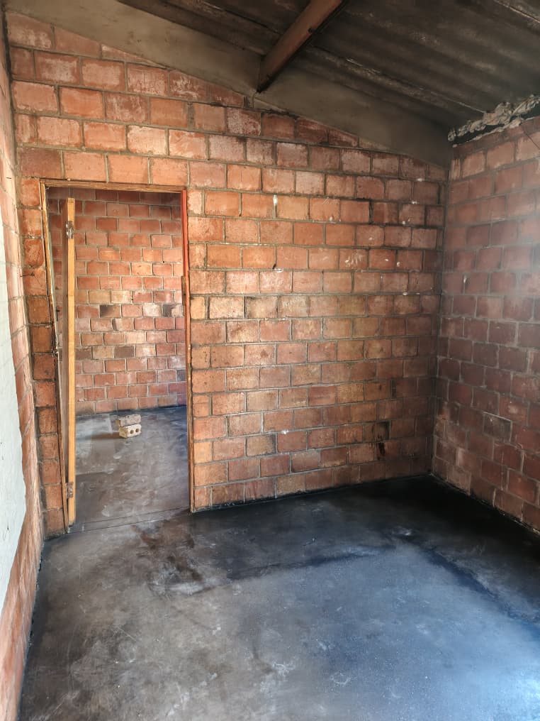 2 Bedroomed House to rent in Emakhandeni
