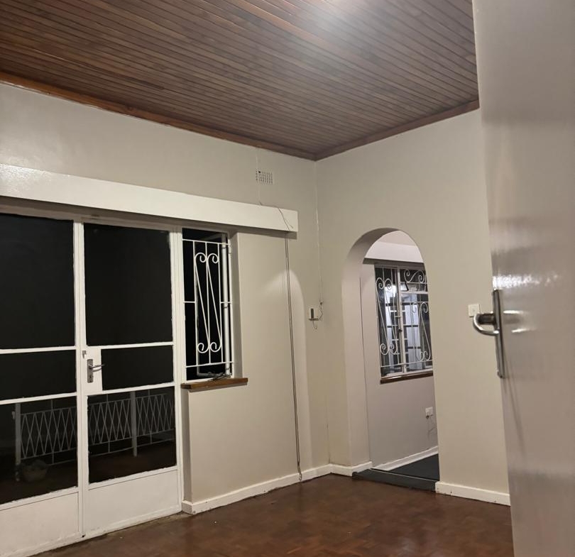 Double Storey House in Highlands Harare to rent