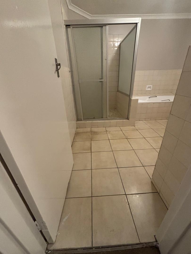 WhatsApp Image 2026-05-21 at 11.31.24 Double Storey House in Highlands Harare to rent