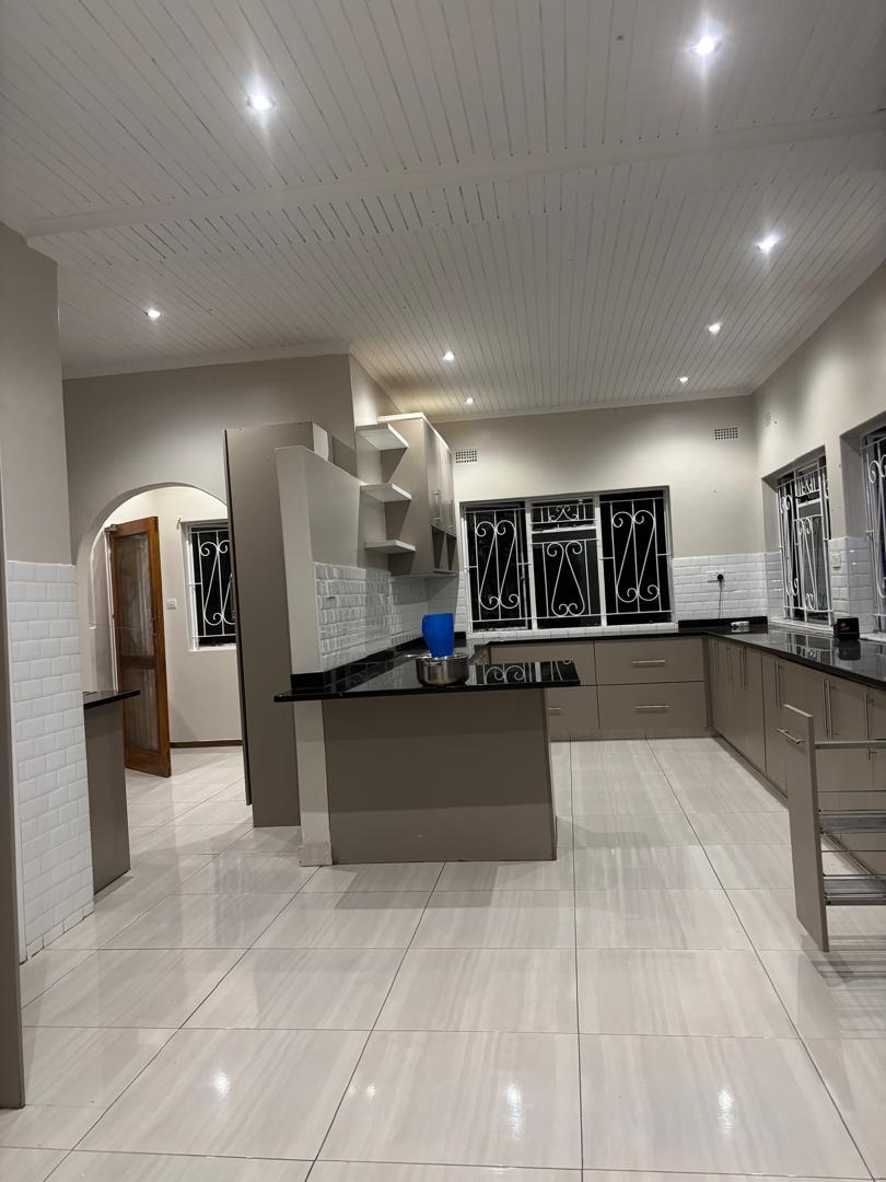 WhatsApp Image 2026-05-21 at 11.31.28 Double Storey House in Highlands Harare to rent