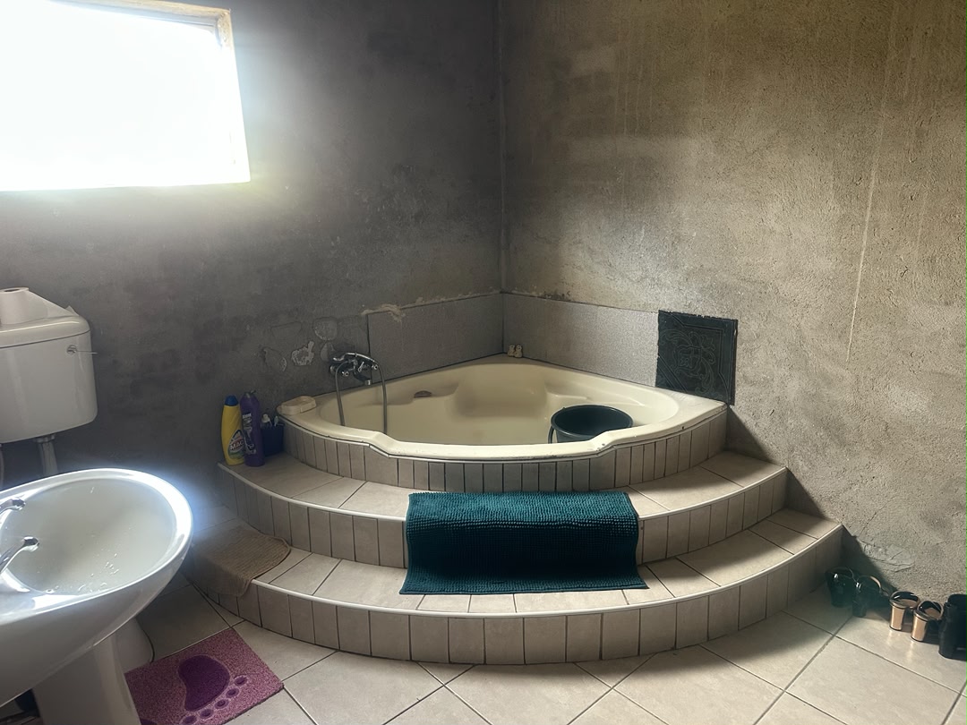 6 Bedroomed House in Burnside for sale