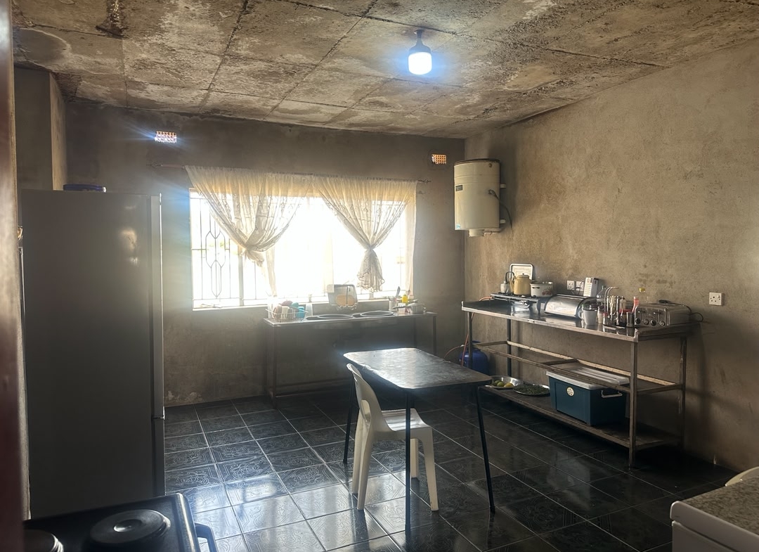 6 Bedroomed House in Burnside for sale