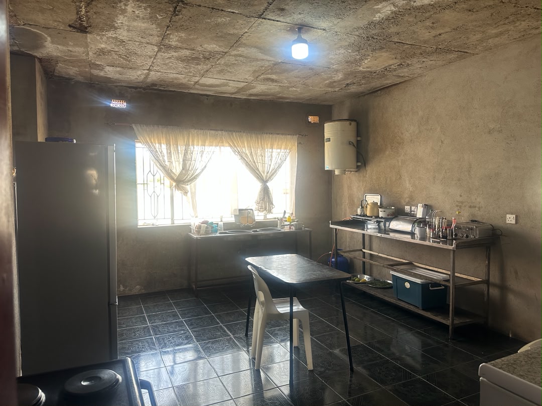 6 Bedroomed House in Burnside for sale