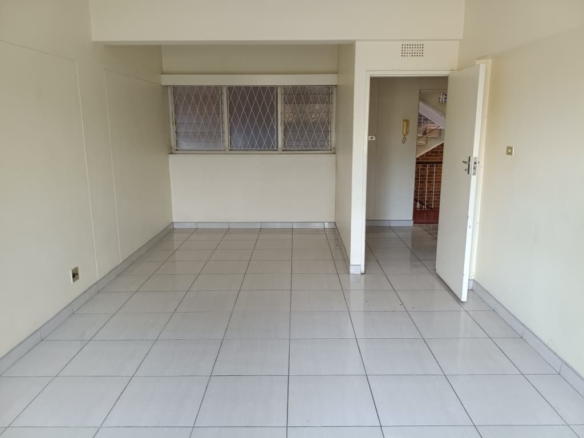 2 Bedroom Flat in Bulawayo CBD to rent