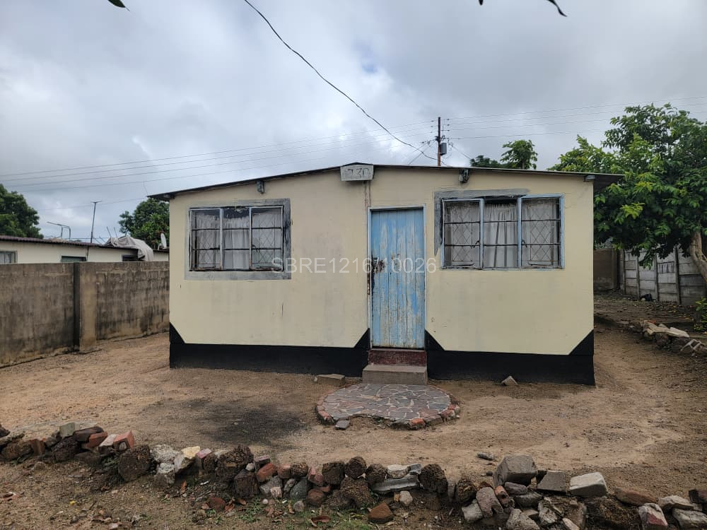 2 Bedroomed house in New Magwegwe for sale