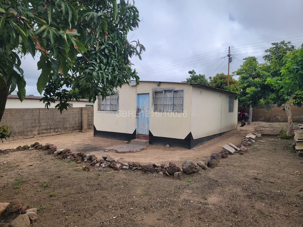 2 Bedroomed house in New Magwegwe for sale