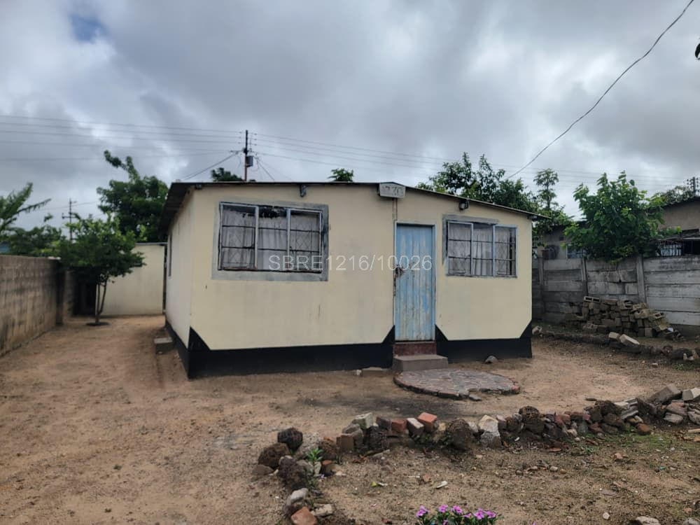 2 Bedroomed house in New Magwegwe for sale