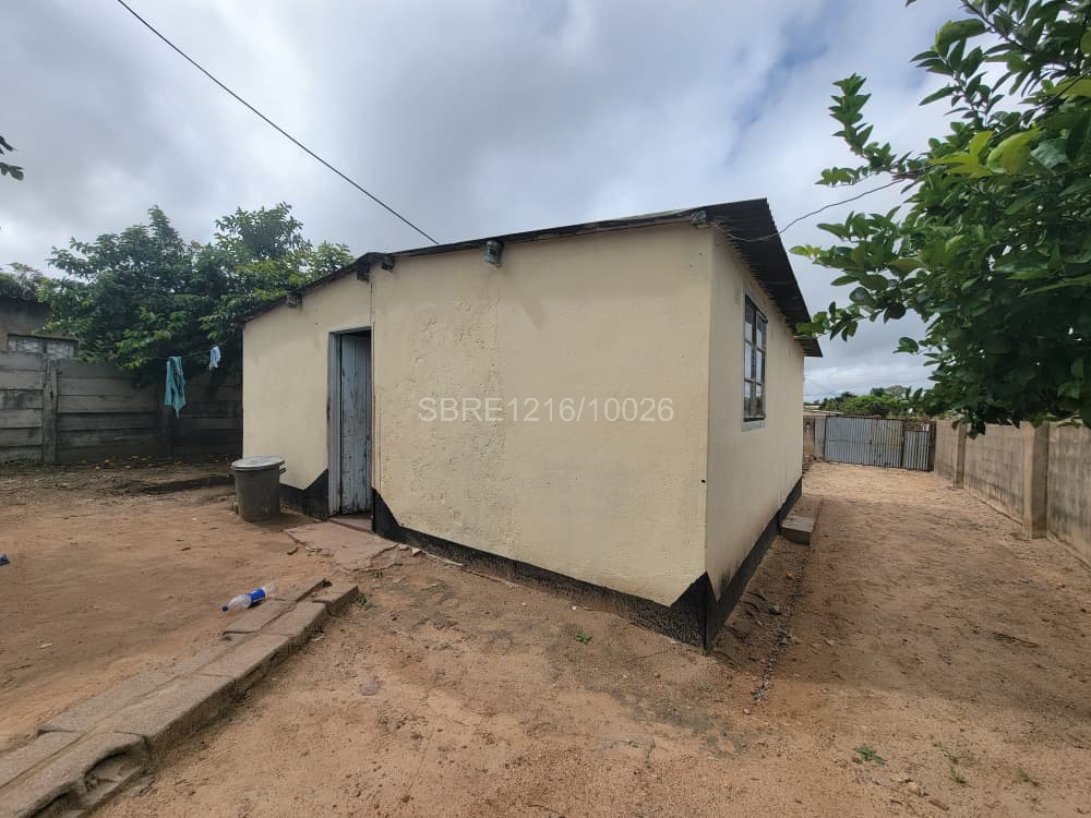 2 Bedroomed house in New Magwegwe for sale