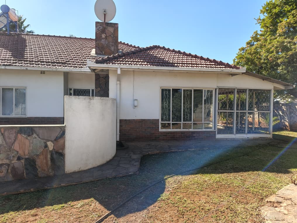 Prime 3 Bedroomed house in Bradfield to rent