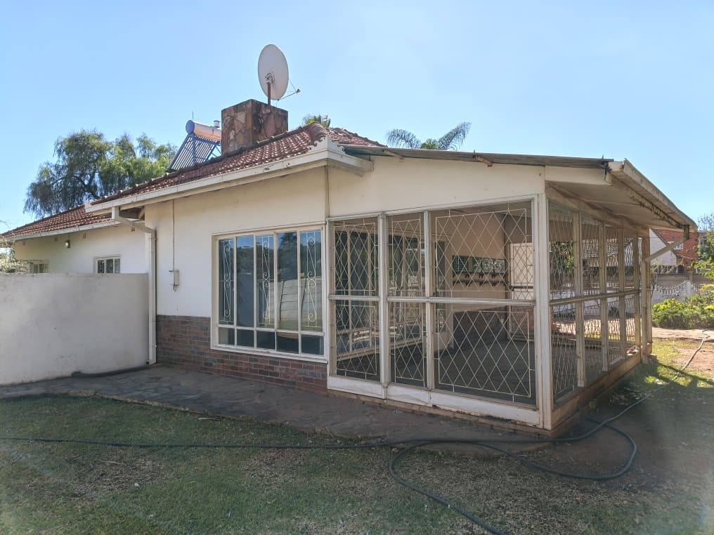 Prime 3 Bedroomed house in Bradfield to rent