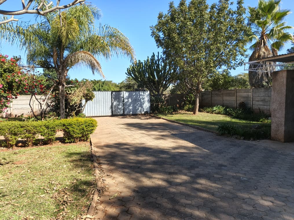 Prime 3 Bedroomed house in Bradfield to rent
