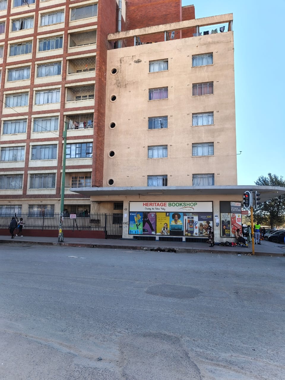 WhatsApp Image 2026-06-16 at 10.57.42 1 Bedroomed Flat in Bulawayo CBD to rent