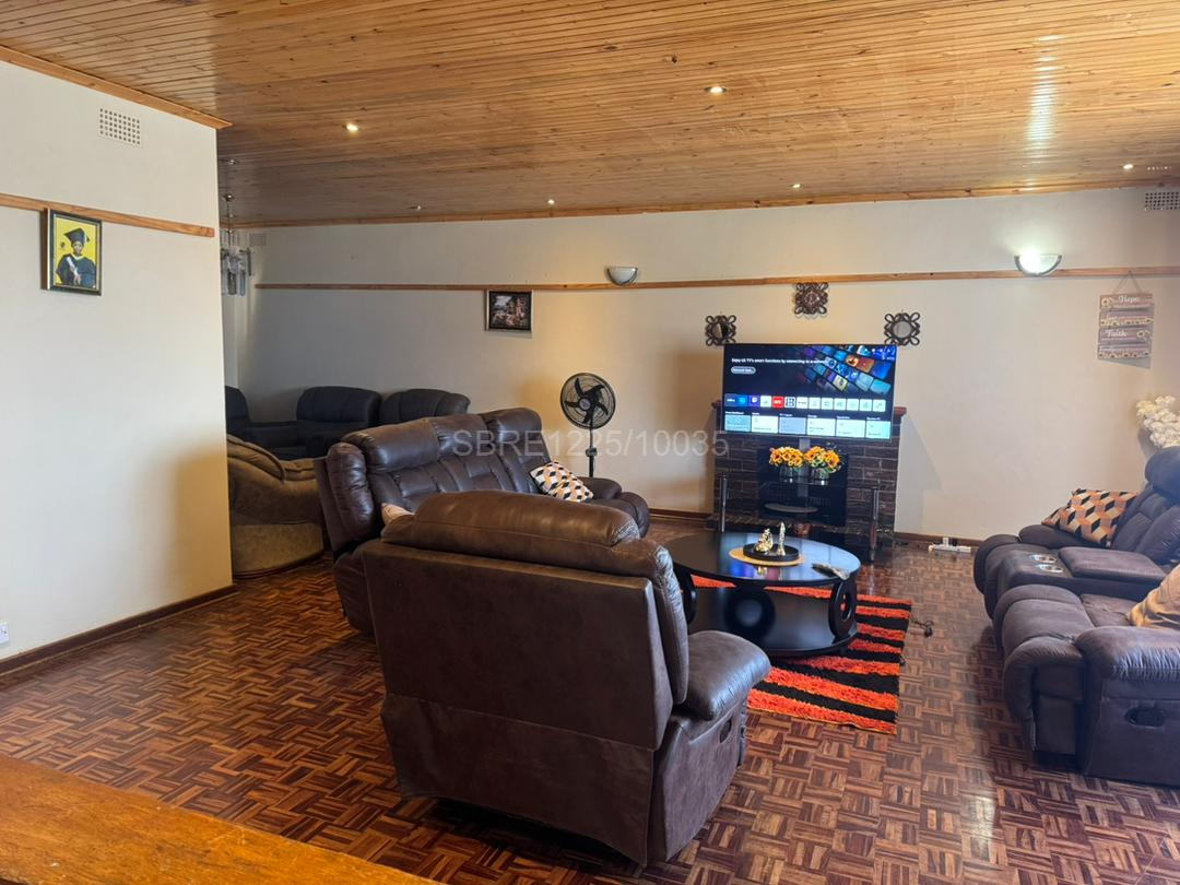WhatsApp Image 2026-06-22 at 09.18.24 2 Bedroomed house in Manningdale set on an Acre for sale