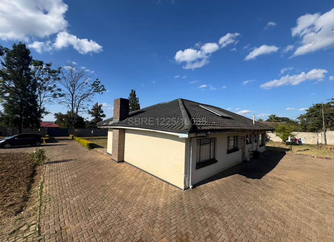 2 Bedroomed house in Manningdale set on an Acre for sale