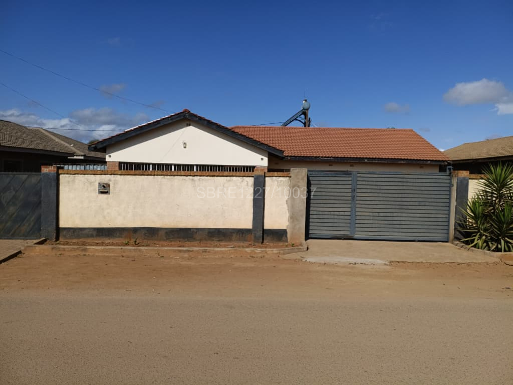 3 Bedroomed House in Mahatshula for sale