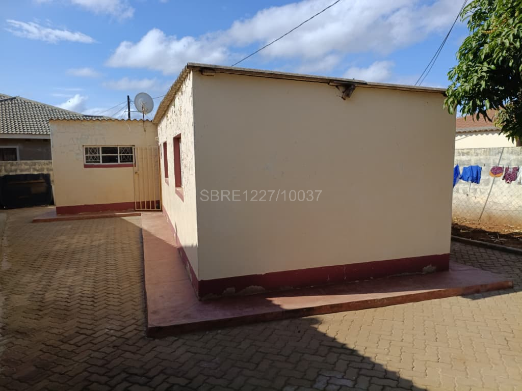 3 Bedroomed House in Mahatshula for sale