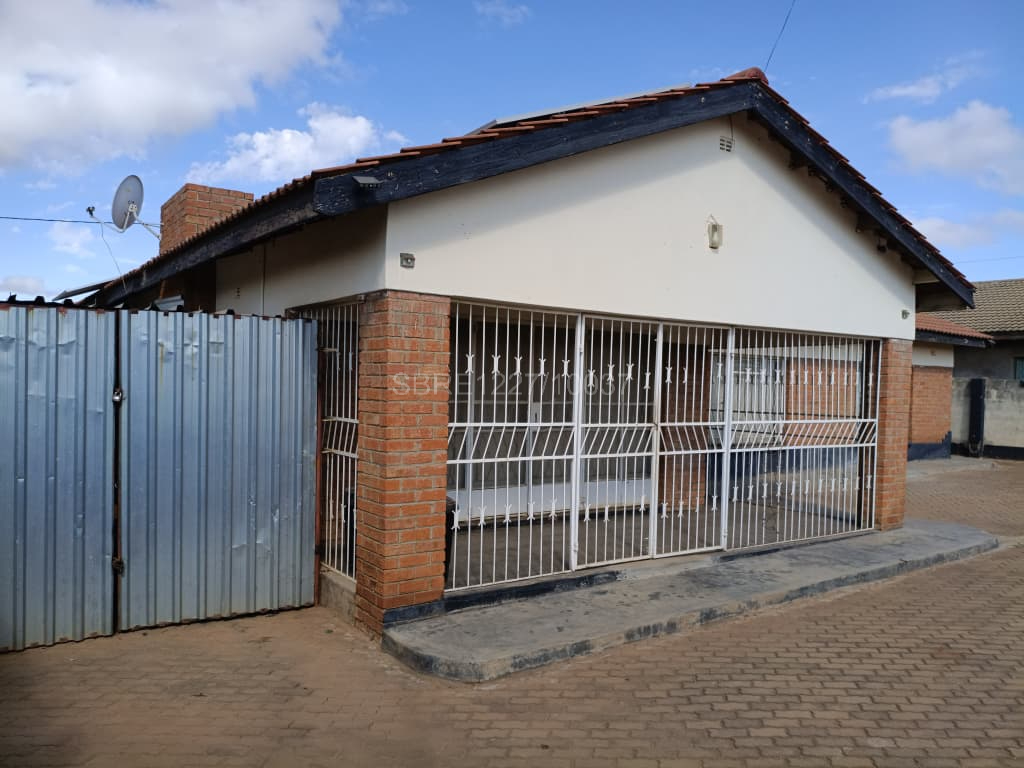3 Bedroomed House in Mahatshula for sale