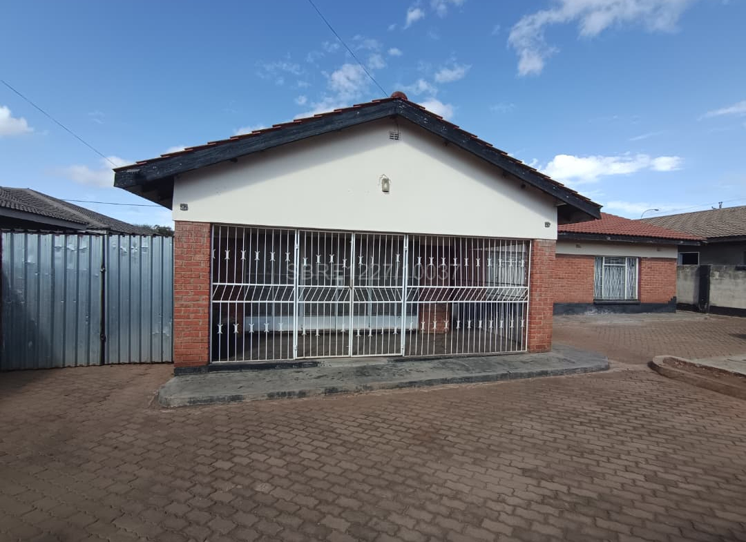 3 Bedroomed House in Mahatshula for sale
