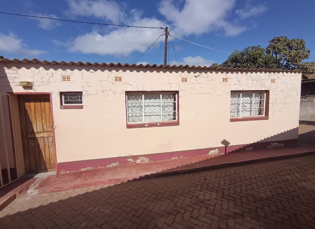 3 Bedroomed House in Mahatshula for sale