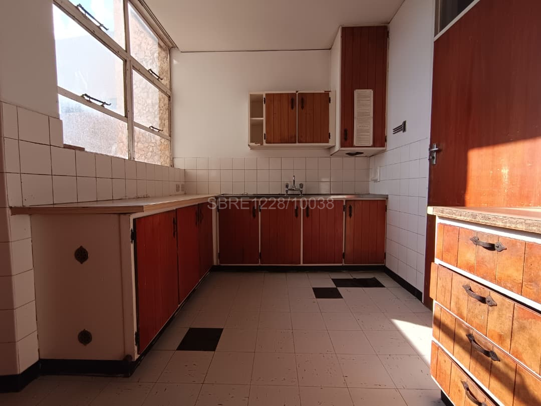 WhatsApp Image 2026-06-22 at 15.50.21 Prime 2 Bedroom flat in Ascot for sale