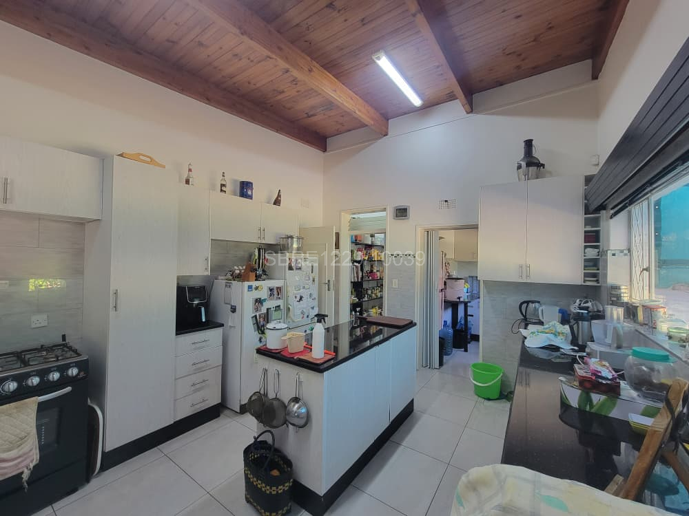 Beautiful 4 bedroomed house in Hillside for sale