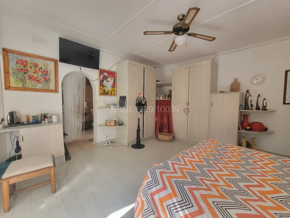 Beautiful 4 bedroomed house in Hillside for sale