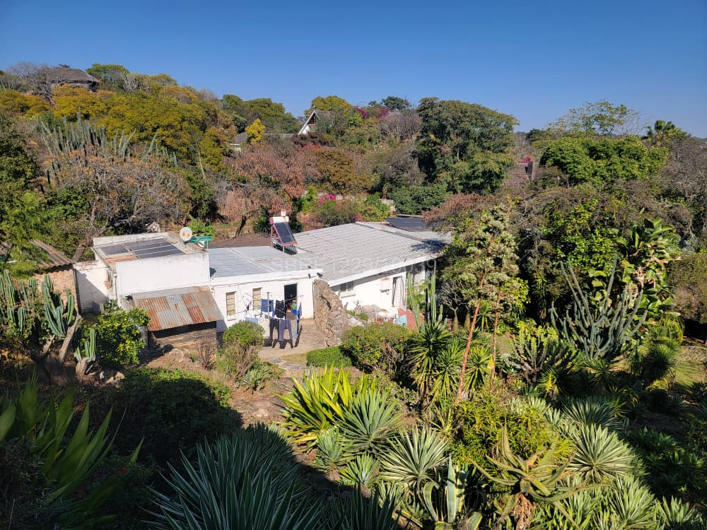 Beautiful 4 bedroomed house in Hillside for sale