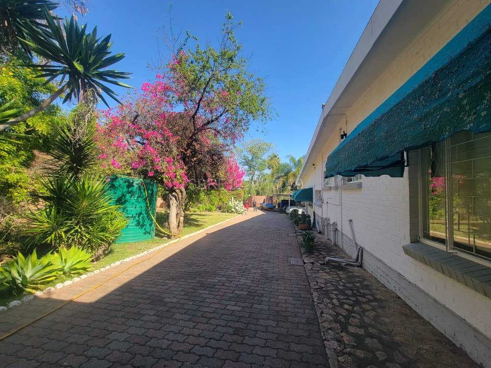 Beautiful 4 bedroomed house in Hillside for sale