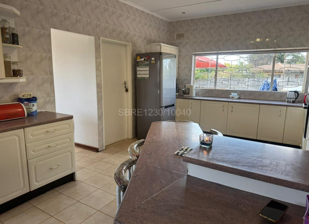 4 Bedroomed house in Parklands for sale
