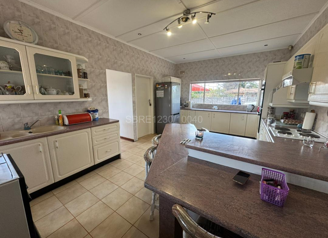 4 Bedroomed house in Parklands for sale