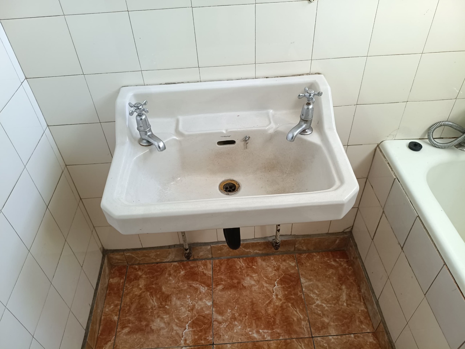 2 Bedroomed Flat in Bulawayo CBD for sale