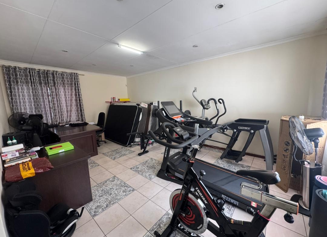 Beautiful 4 bedroomed house in Hillside for sale