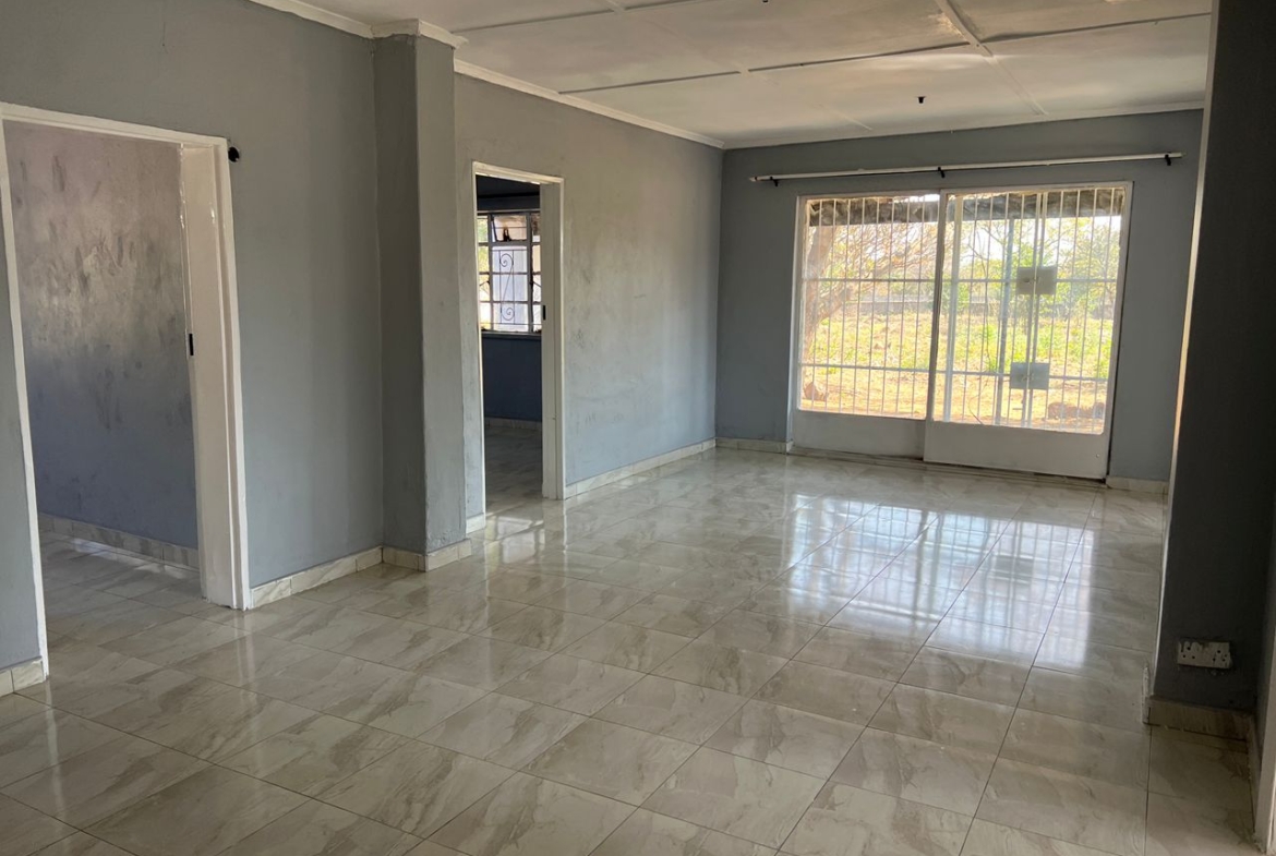 5 Bedroomed House in Hillside For Rental